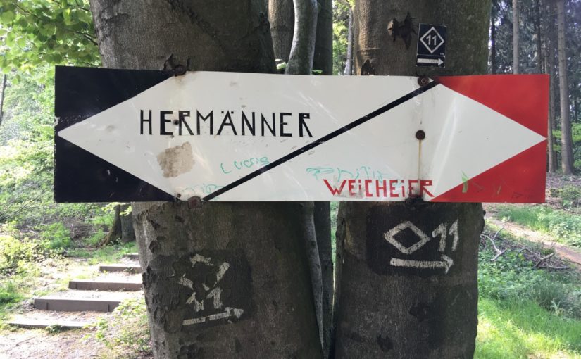 Links Hermänner, rechts Weicheier